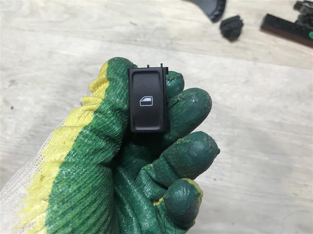 Skoda Octavia A7 для Кнопка стеклоподъемника