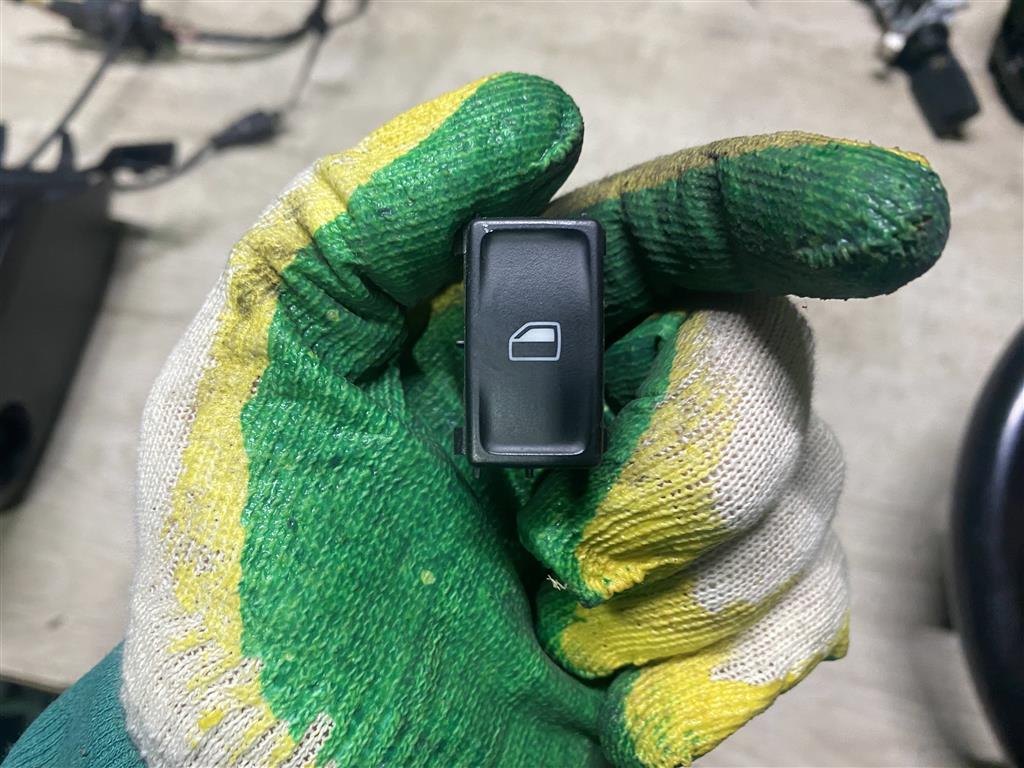 Skoda Octavia A7 для Кнопка стеклоподъемника