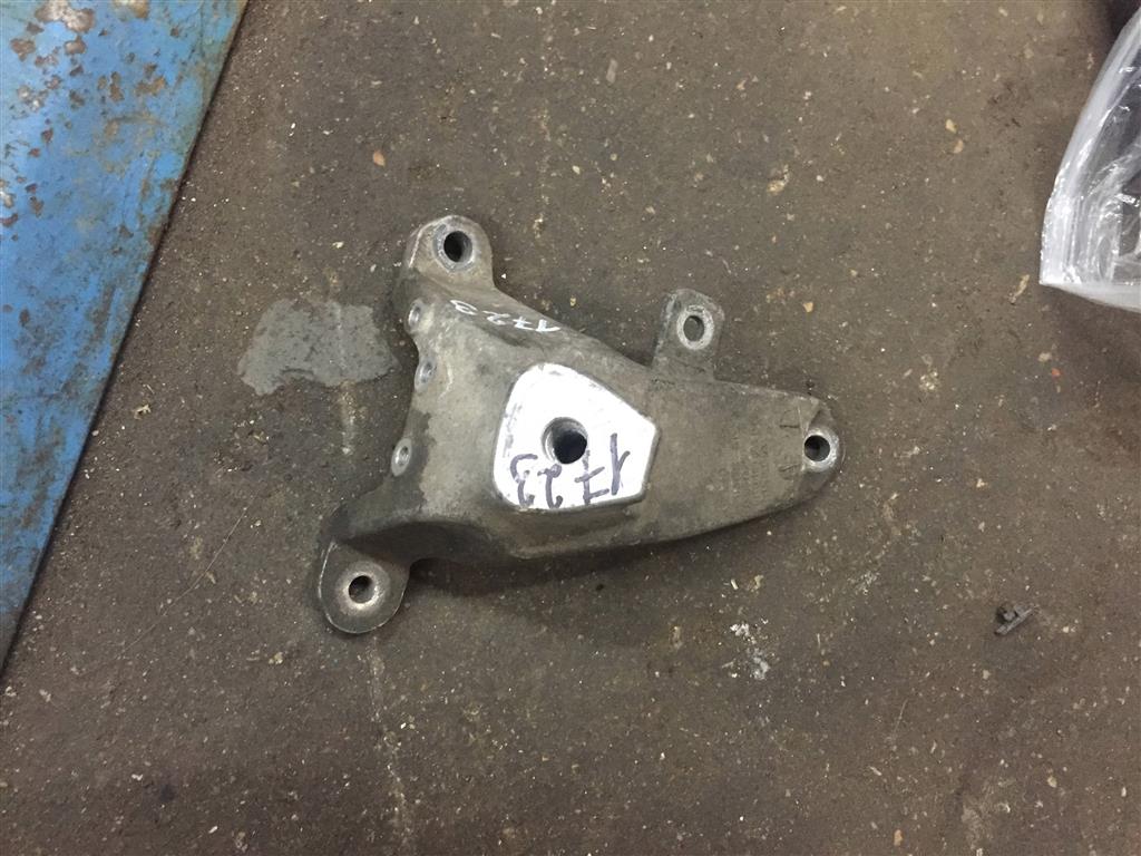 Audi A6 C7 для Опора двигателя