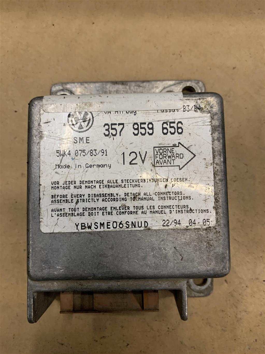 Volkswagen Passat (B4) 1994-1996 для Блок управления AIR BAG