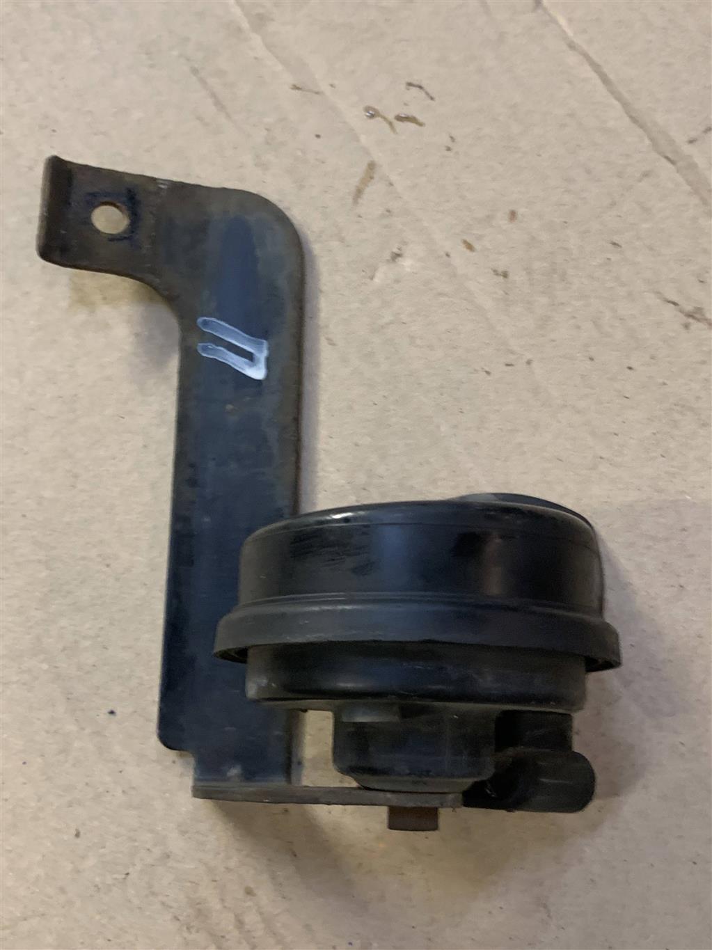 Volkswagen Touareg 7L 2002-2006 для Сигнал звуковой