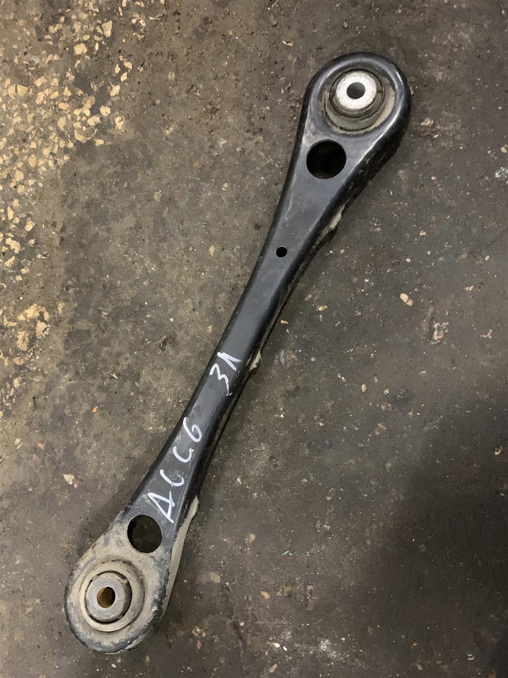 Audi A6 (C6 4F) 2005-2008 для Рычаг задний нижний