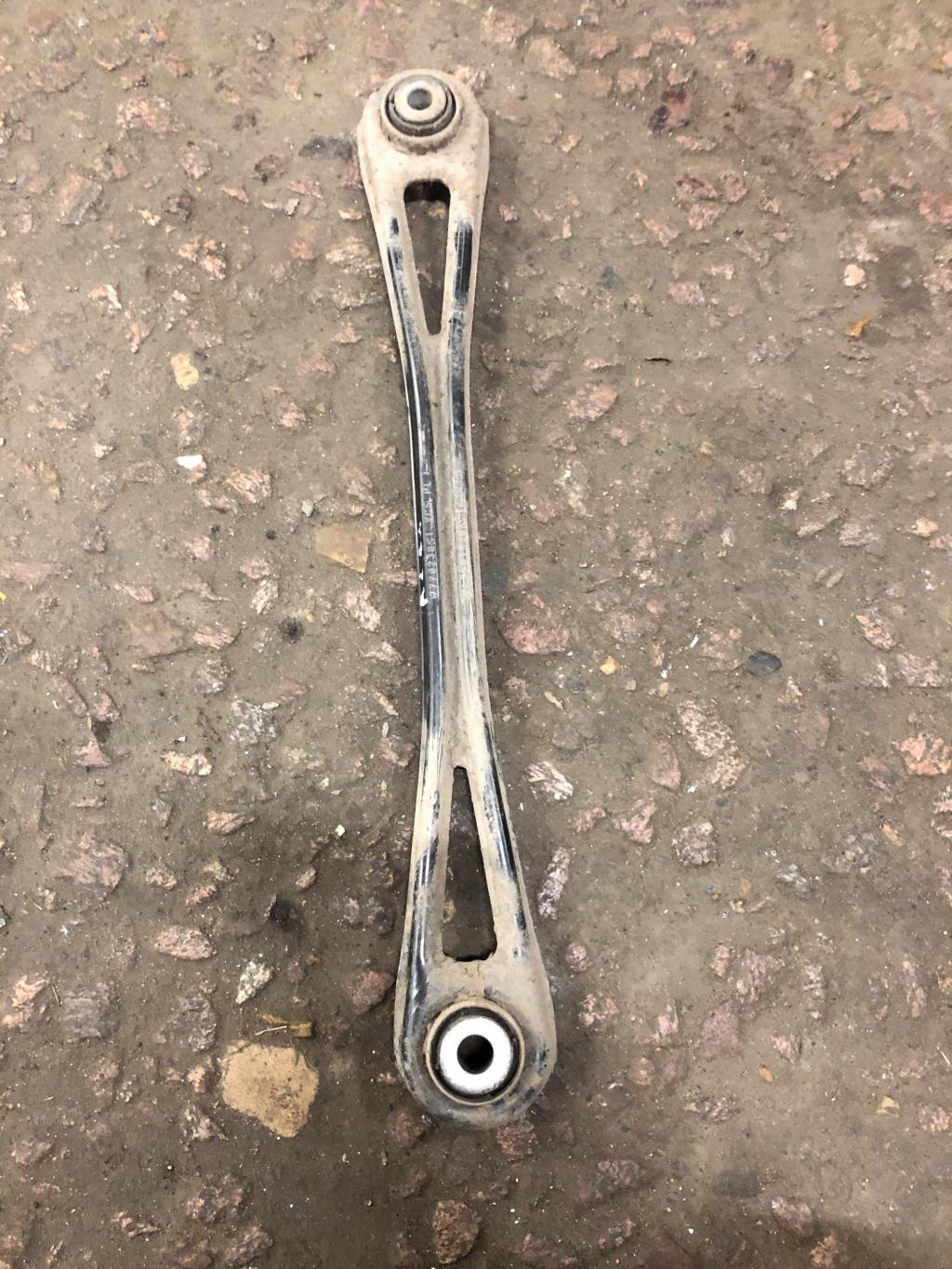 Volkswagen Touareg 7L 2007-2010 для Рычаг задний