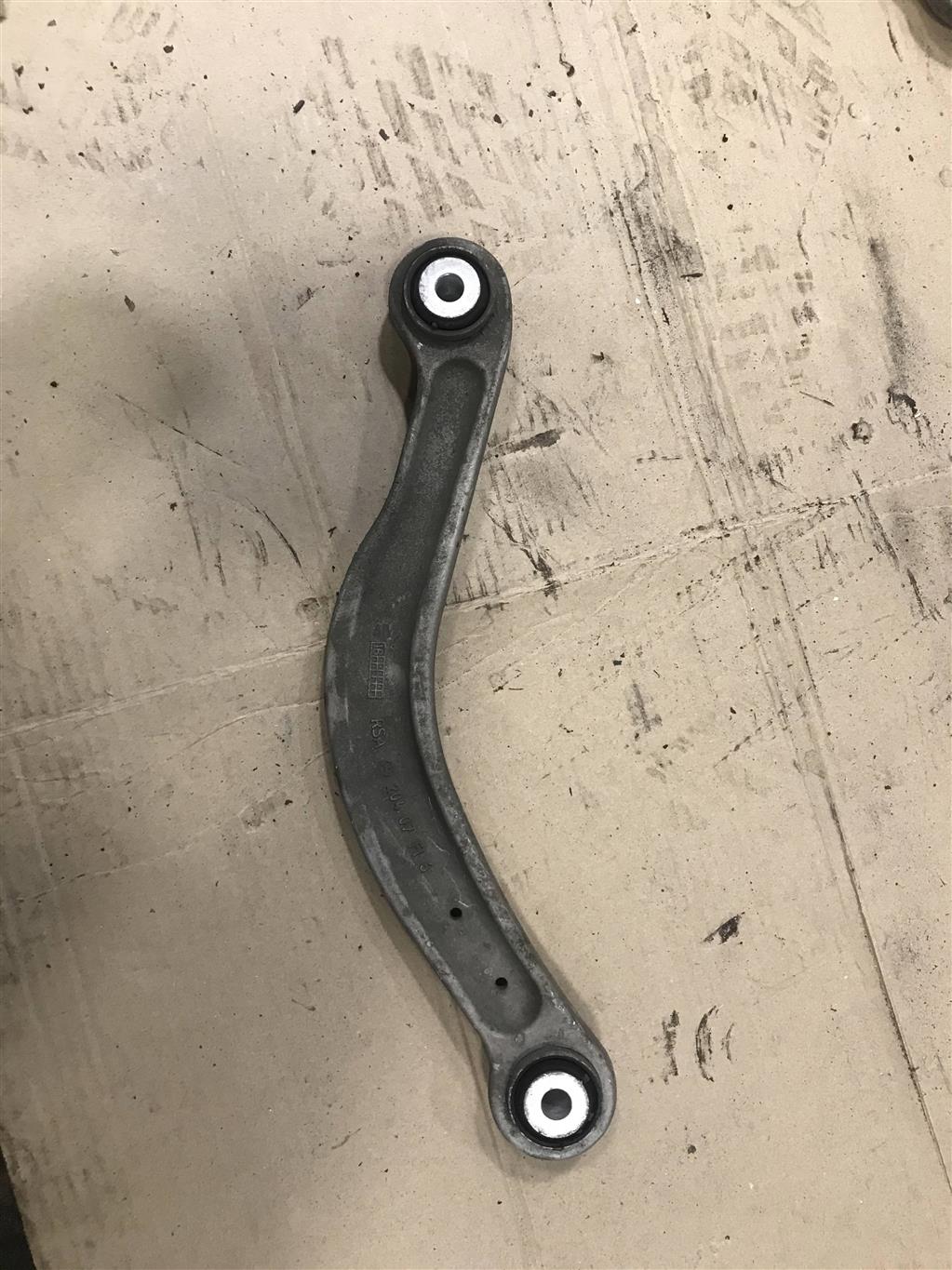 Mercedes-Benz W253 X253 GLC 2015-2019 для рычаг задний правый