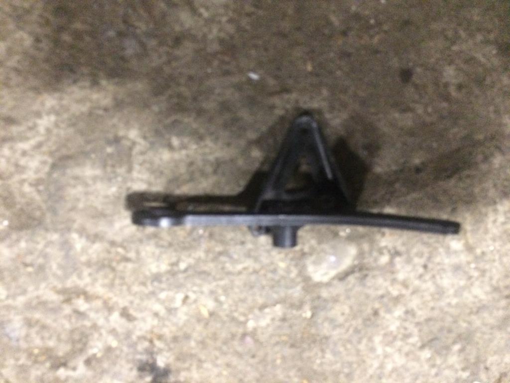 Audi A4 (B8) 2007-2012 для Кронштейн