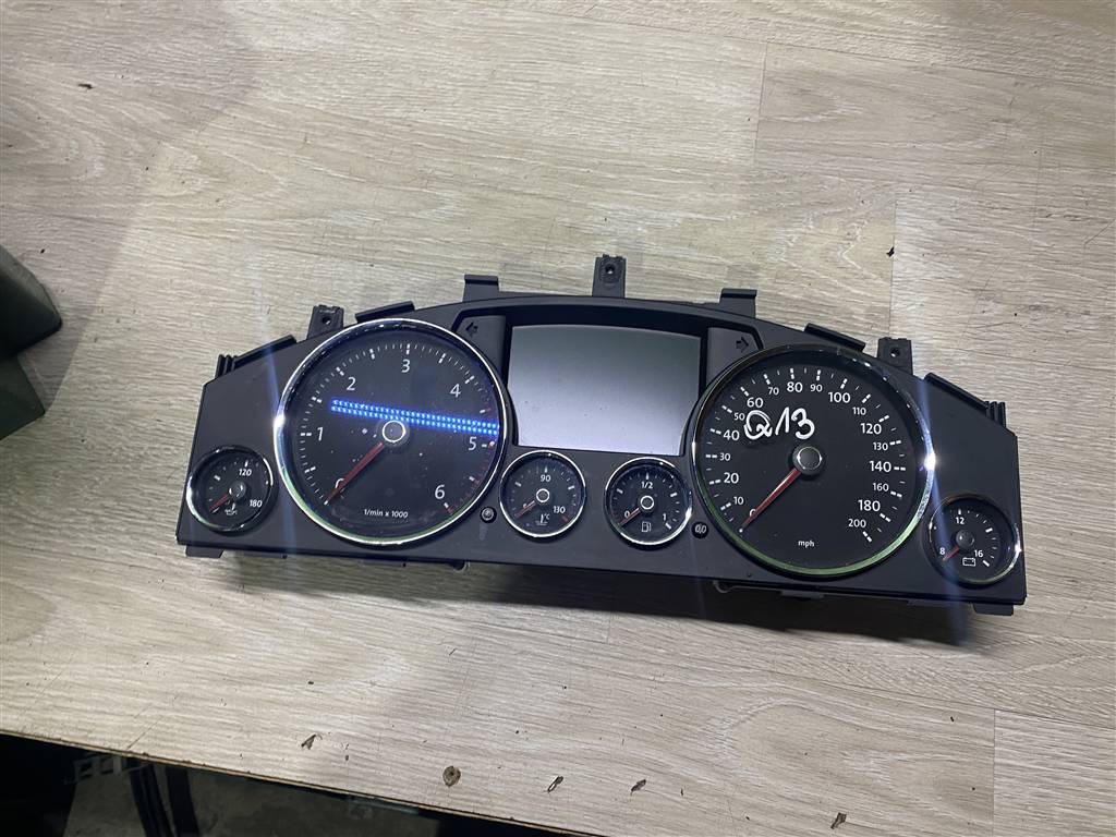 Volkswagen Touareg 7L 2007-2010 для Панель приборов (щиток)