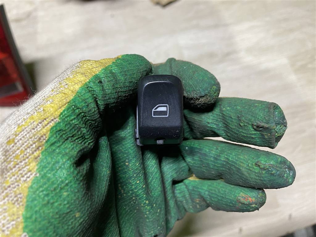 Audi A4 (B8) 2007-2012 для Кнопка стеклоподъемника