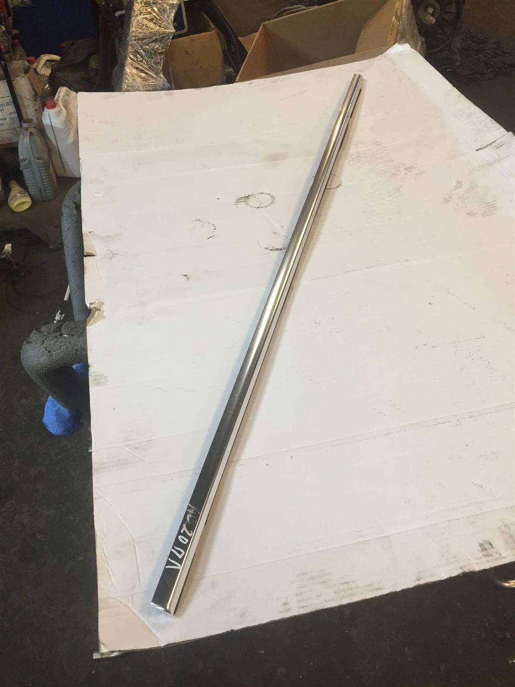 Volkswagen Touareg 7L 2002-2006 для Молдинг стекла двери передней левой