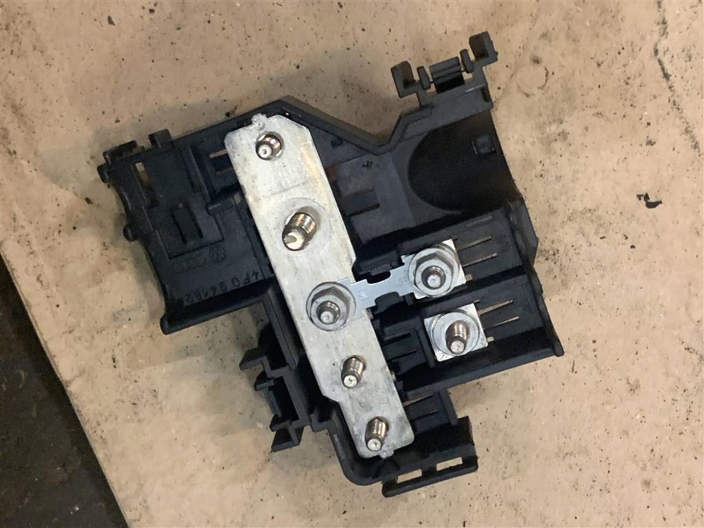 Audi A6 (C6 4F) Allroad quattro 2005-2012 для Блок предохранителей