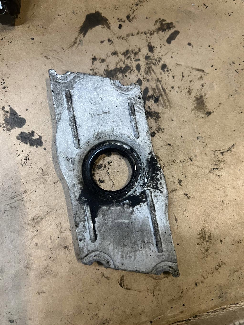 Audi Q7 (4L)  2005 - 2009 для Крышка