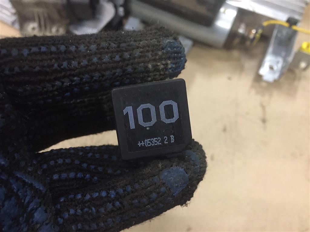 Volkswagen Transporter T5 2003-2009 для Реле 100