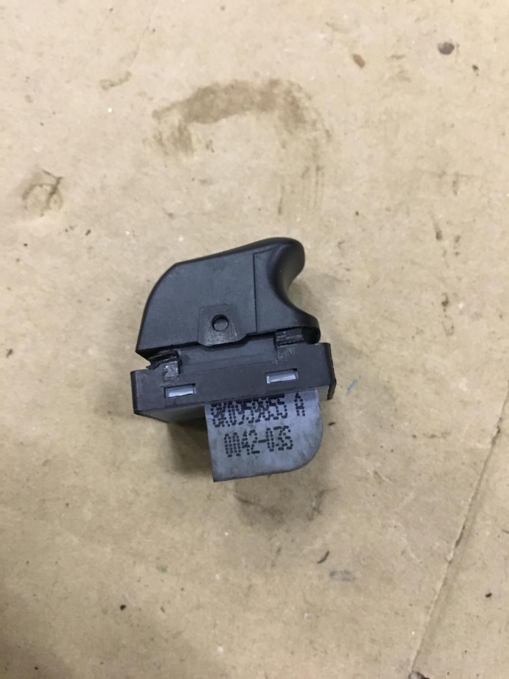 Audi A4 (B8) 2007-2012 для Кнопка стеклоподъемника