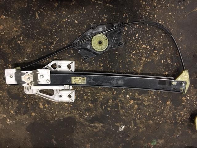 Audi A4 (B8) 2007-2012 для Стеклоподъемник задний правый