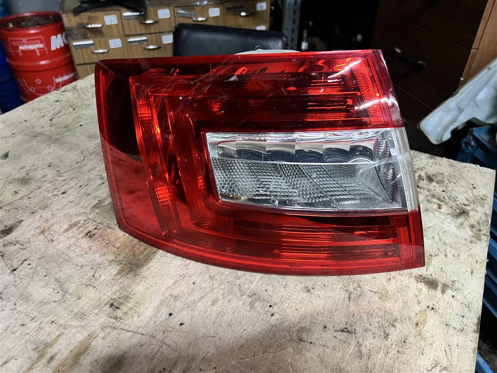 Skoda Octavia A7 для Фонарь задний левый