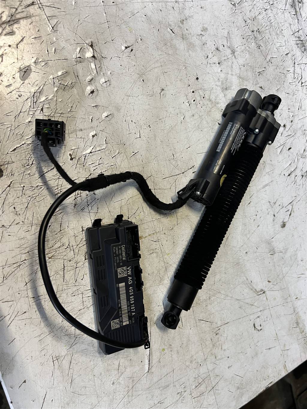 Audi A6 C7 для Привод крышки багажника