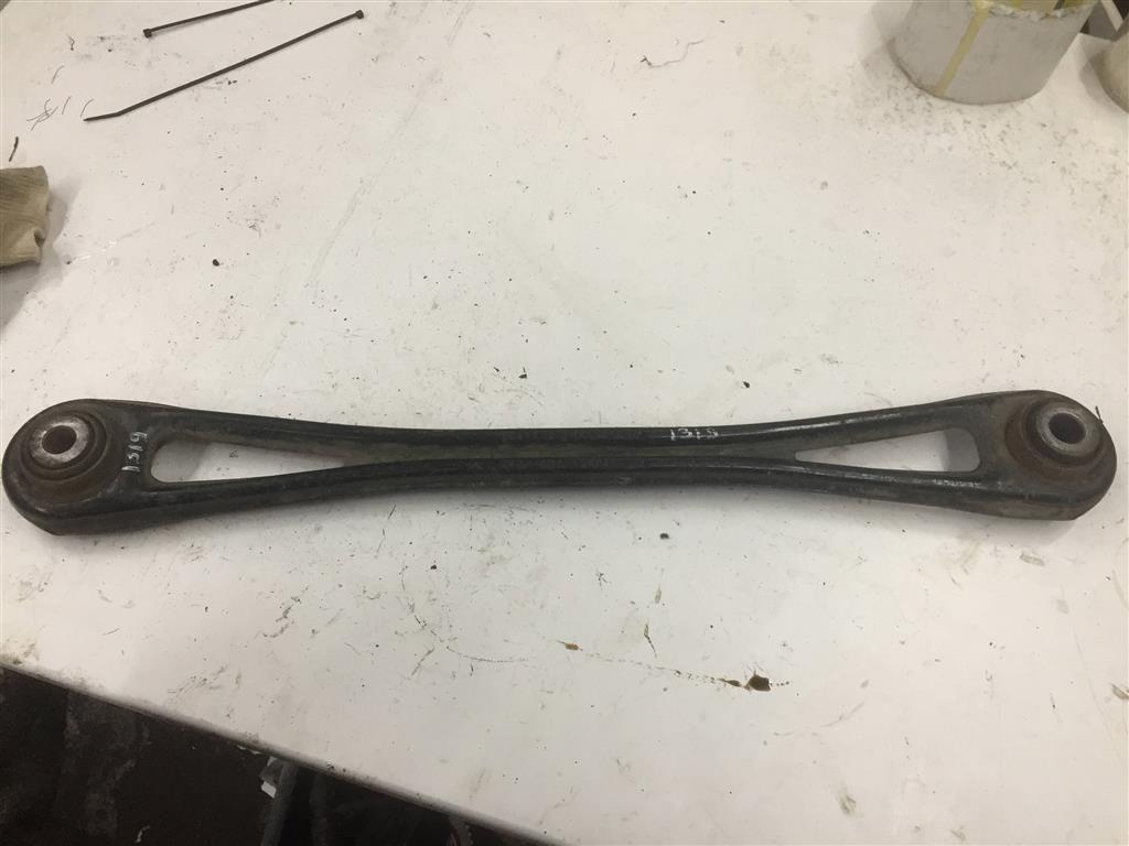 Volkswagen Touareg 7L 2002-2006 для Рычаг задний