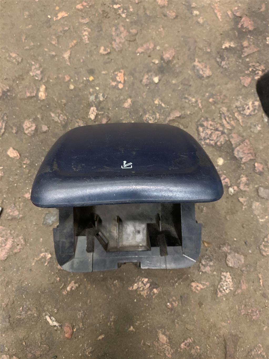 Volkswagen Sharan 1995-1999 для Пепельница передняя