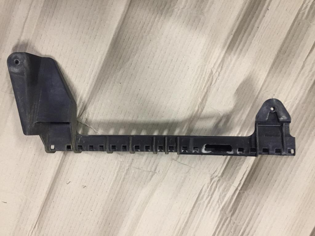 Audi Q7 (4L)  2005 - 2009 для Направляющая стеклоподъемника двери передней левой