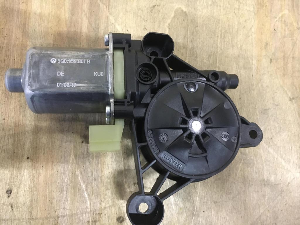 Audi A3 (8V) 2016-2019 рестайлинг для Мотор стеклоподъемника