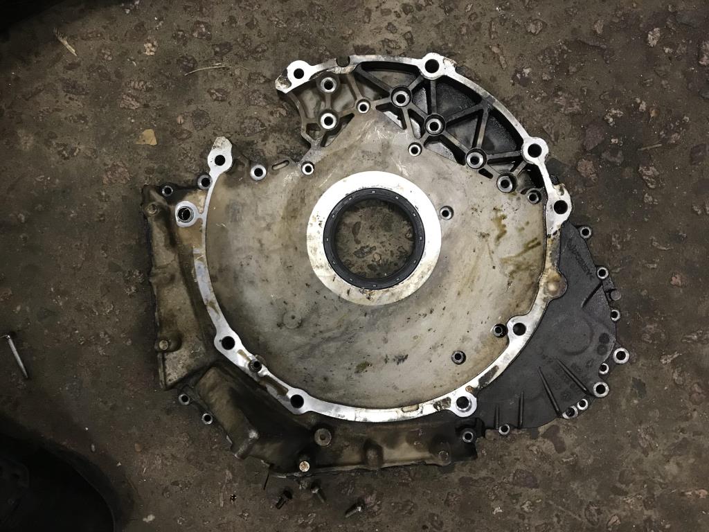 Volkswagen Touareg 7L 2007-2010 для Крышка коленвала задняя