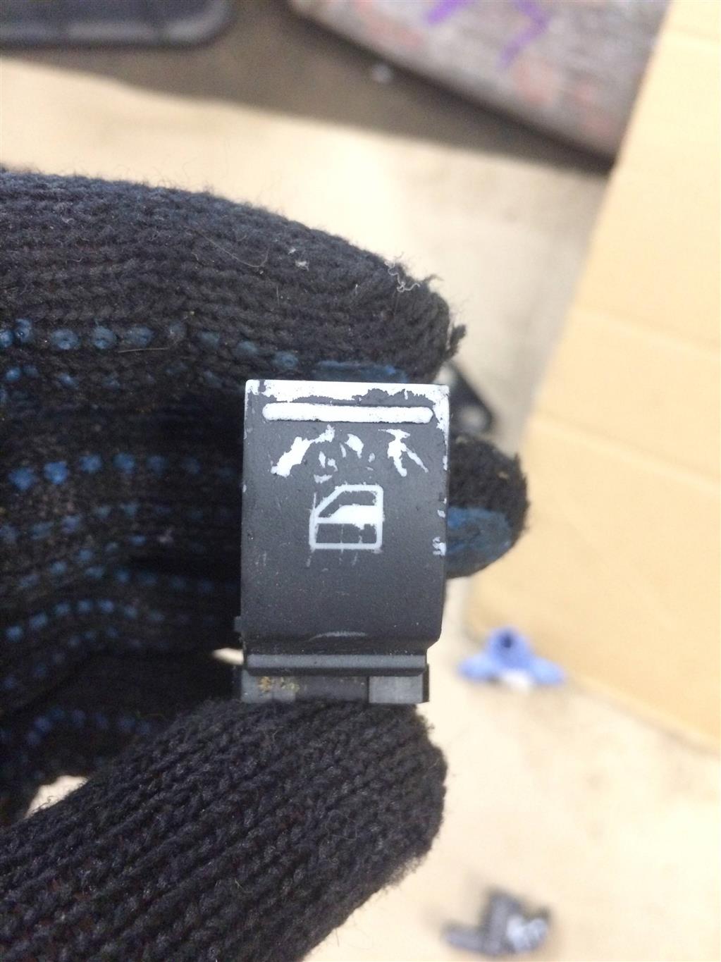 Volkswagen Golf V 2003-2009 для Кнопка стеклоподъемника