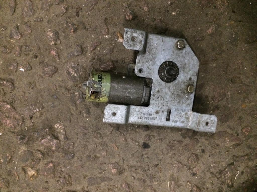 Volkswagen Golf II/Jetta II 1983-1992 для Мотор стеклоочистителя задний