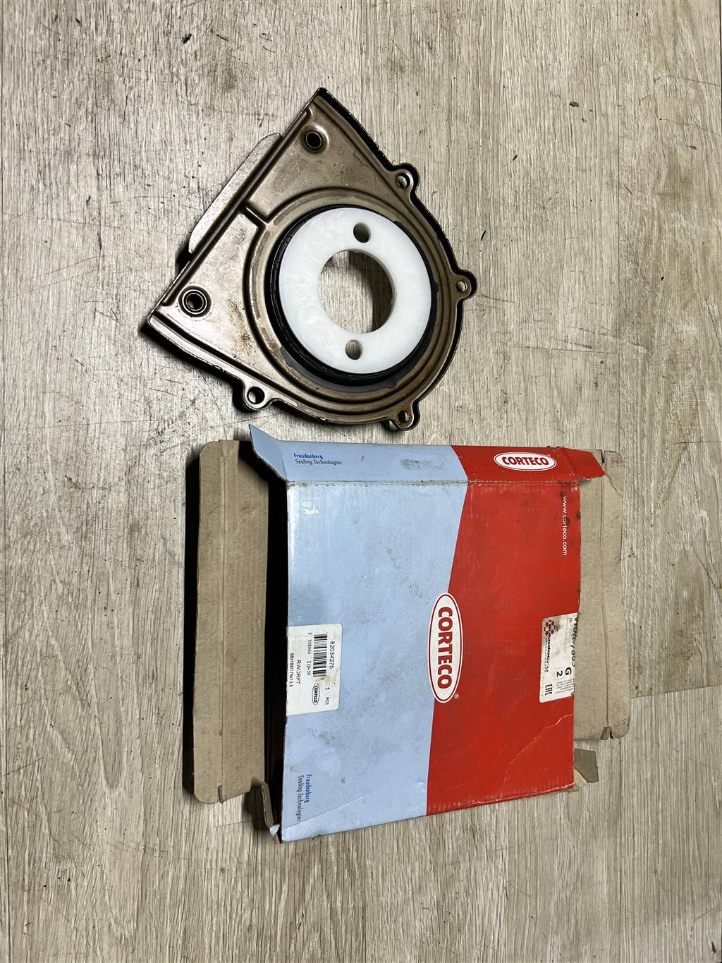 Ford Focus II 2008-2011 для Сальник коленвала задний Ford Focus II 2008-2011 для Сальник коленвала задний