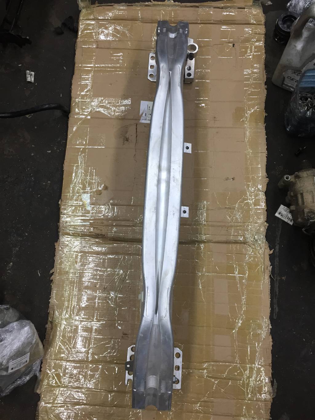 Audi A8 [D3,4E] 2004-2010 для Усилитель переднего бампера