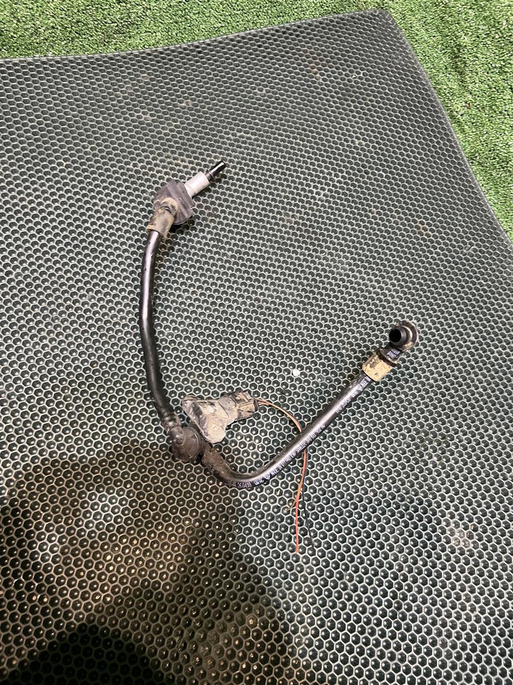 Porsche  Cayenne 958 2010-2014 для Трубка вакуумная