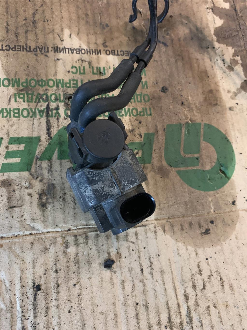 Volkswagen Touareg 7L 2007-2010 для Клапан пневматический