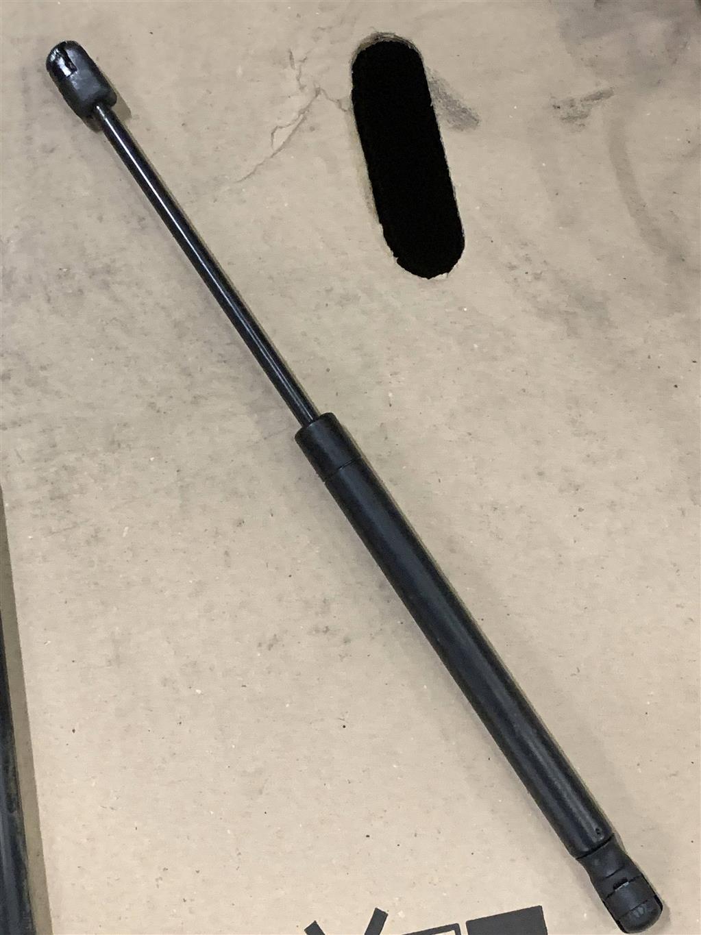 Volkswagen Passat (B6) 2005-2010 для Амортизатор крышки багажника