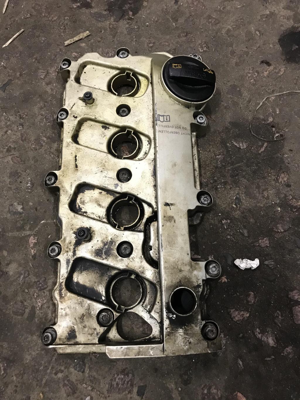 Volkswagen Touareg 7L 2007-2010 для Крышка клапанная (ГБЦ)