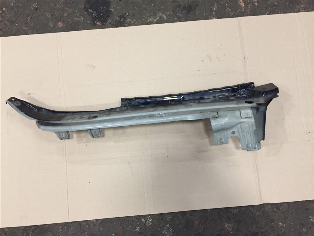 Audi Q7 (4L)  2005 - 2009 для Планка крепления крыла