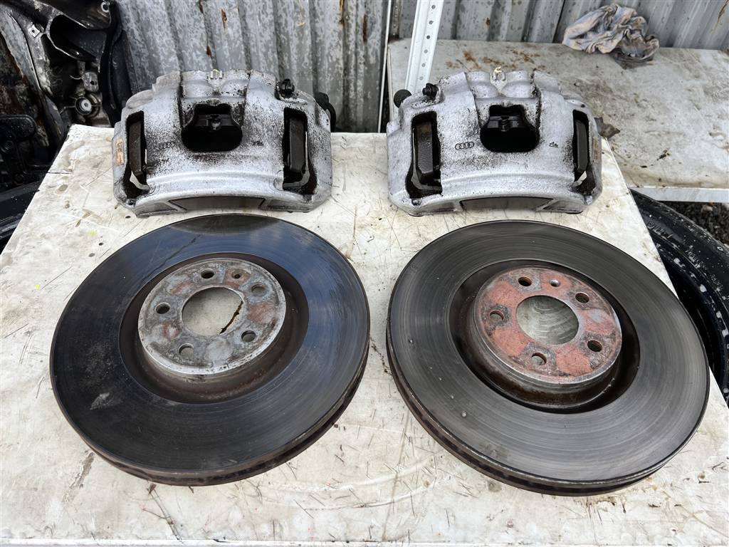 Audi A6 C7 для Комплект суппортов передних