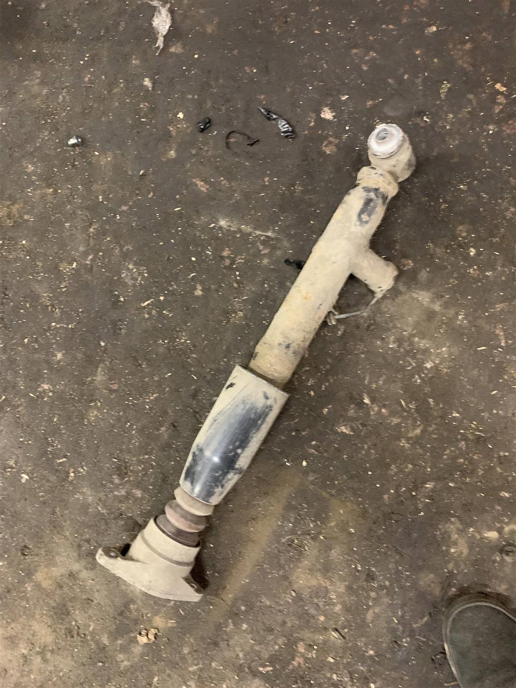 Audi A6 (C6 4F) Allroad quattro 2005-2012 для Амортизатор задний