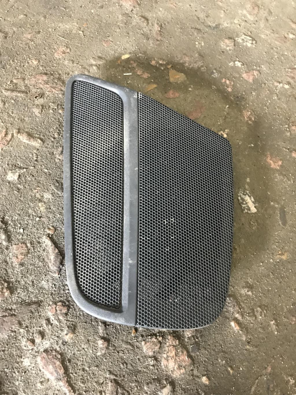 Audi A4 (B8) 2007-2012 для Решетка динамика