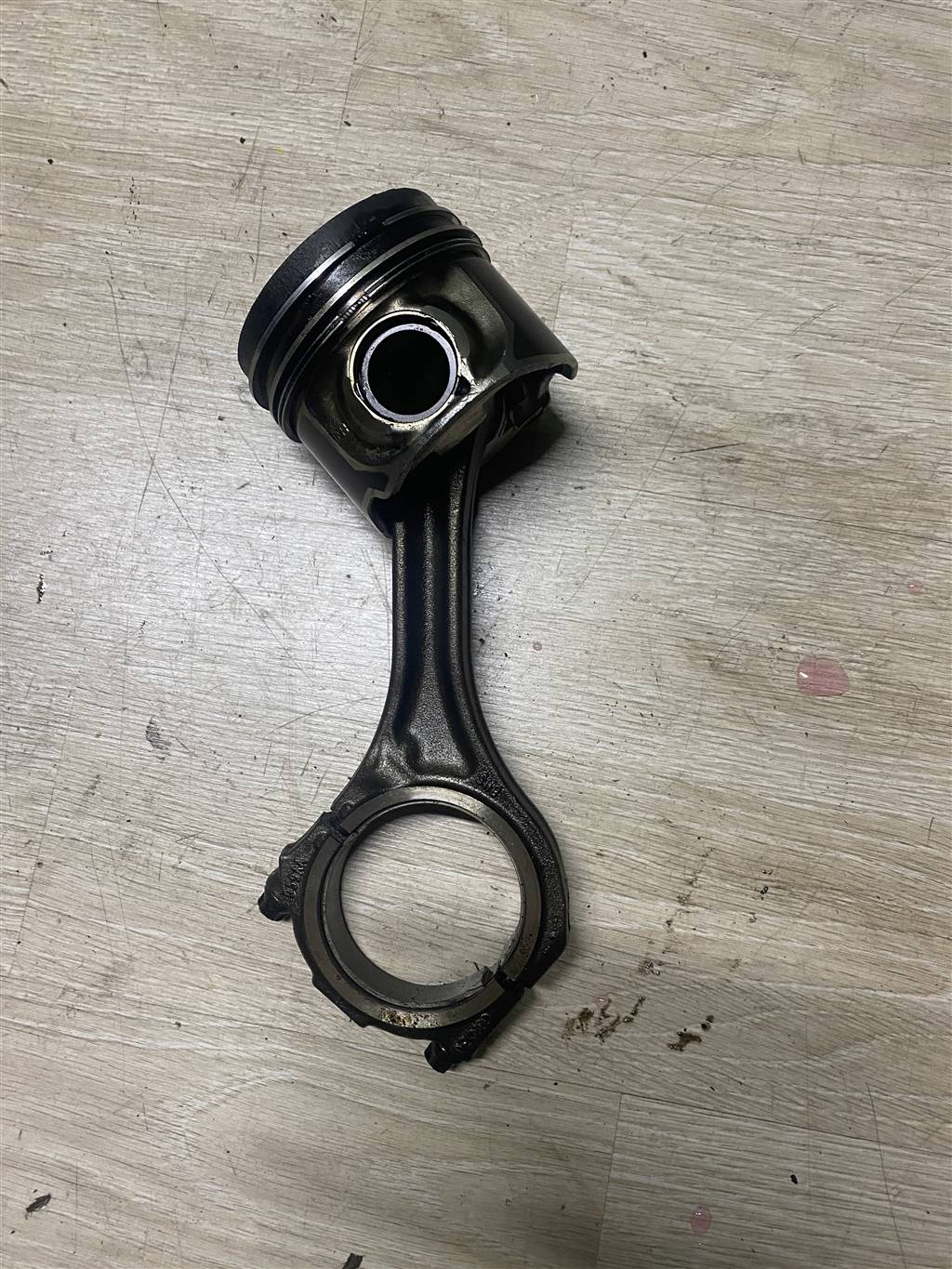 Audi Q7 (4L)  2005 - 2009 для Поршень с шатуном