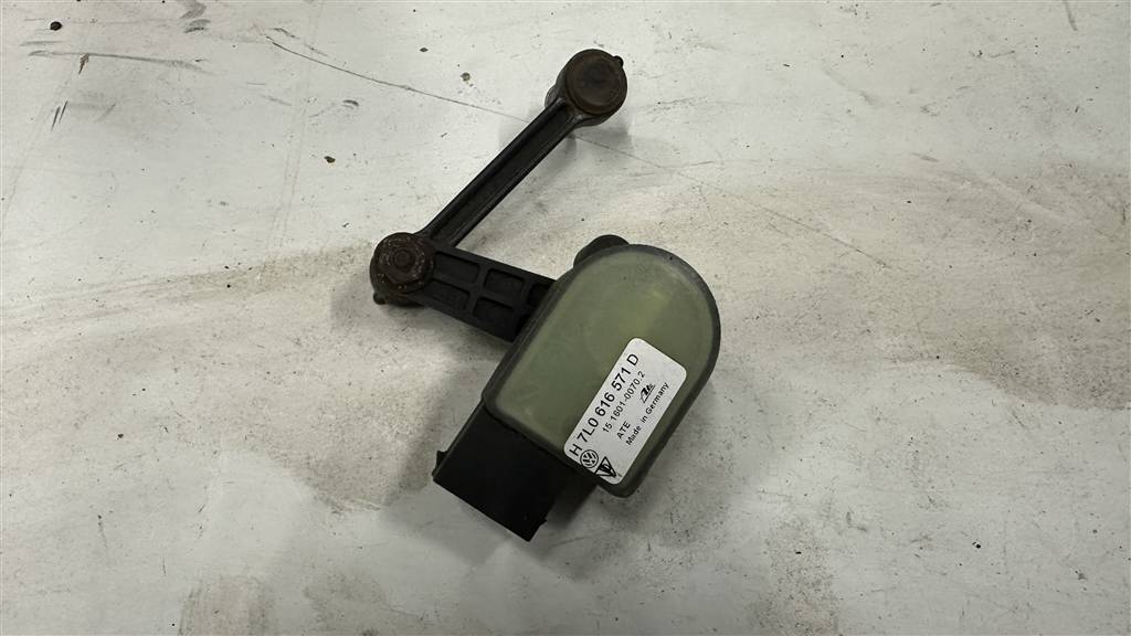 Audi Q7 (4L)  2005 - 2009 для Датчик дорожного просвета