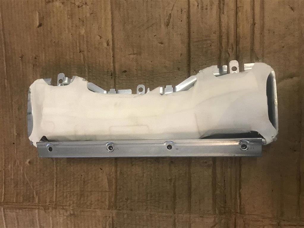 Mercedes-Benz W212 E-Klasse 2010- для Подушка безопасности нижняя (для колен)