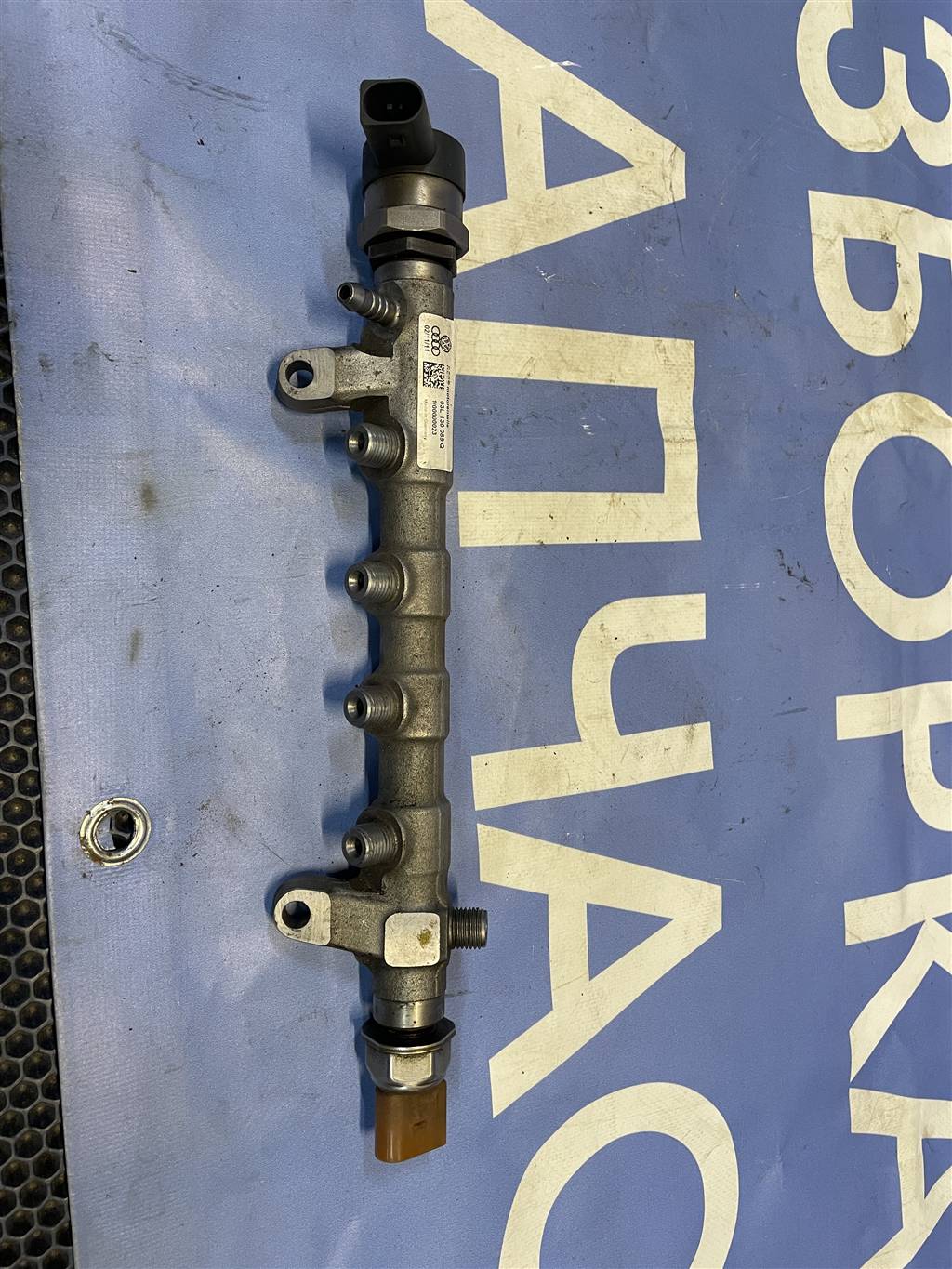 Audi A6 C7 для Рампа топливная в сборе