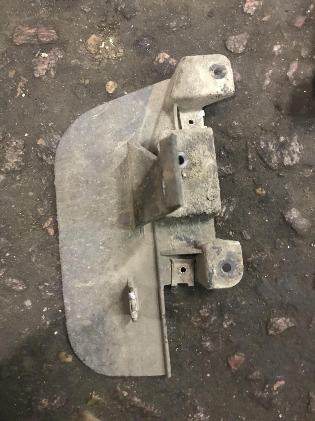 Audi Q7 (4L)  2005 - 2009 для Брызговик задний