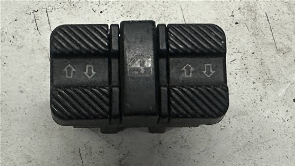 Volkswagen Passat (B3) 1988-1993 для Кнопка стеклоподъемника