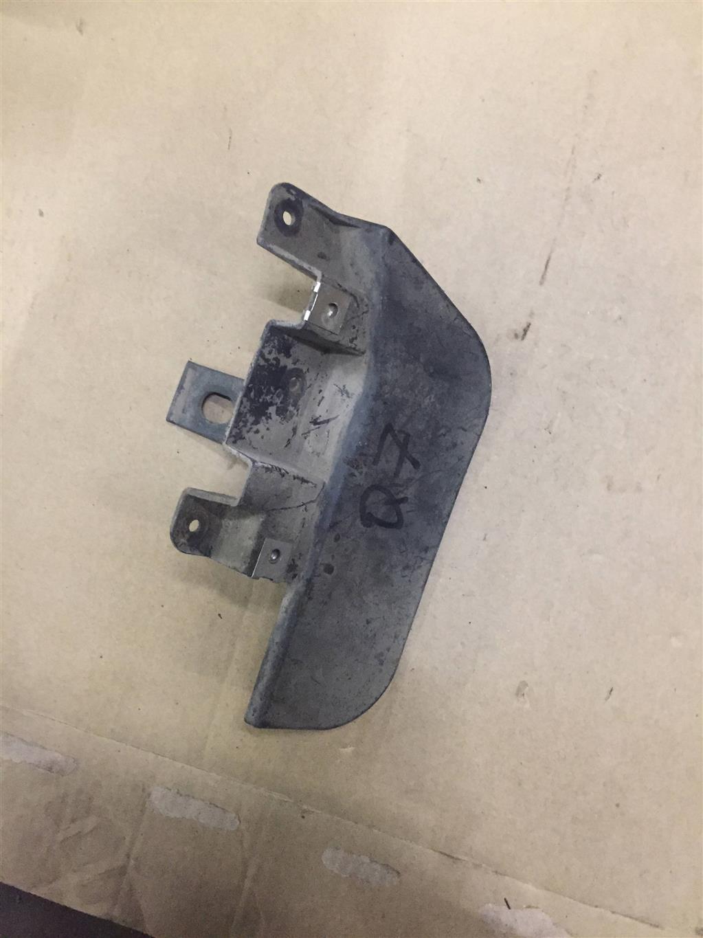 Audi Q7 (4L)  2005 - 2009 для Брызговик задний