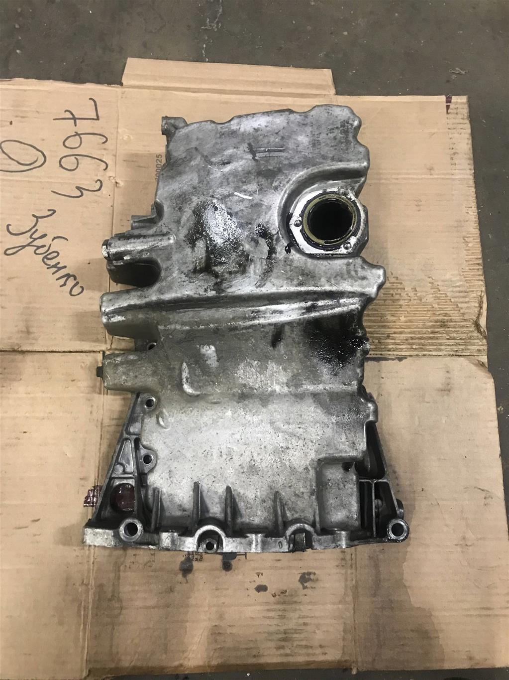 Audi A4 (B7) 2005-2007 для Поддон масляный двигателя