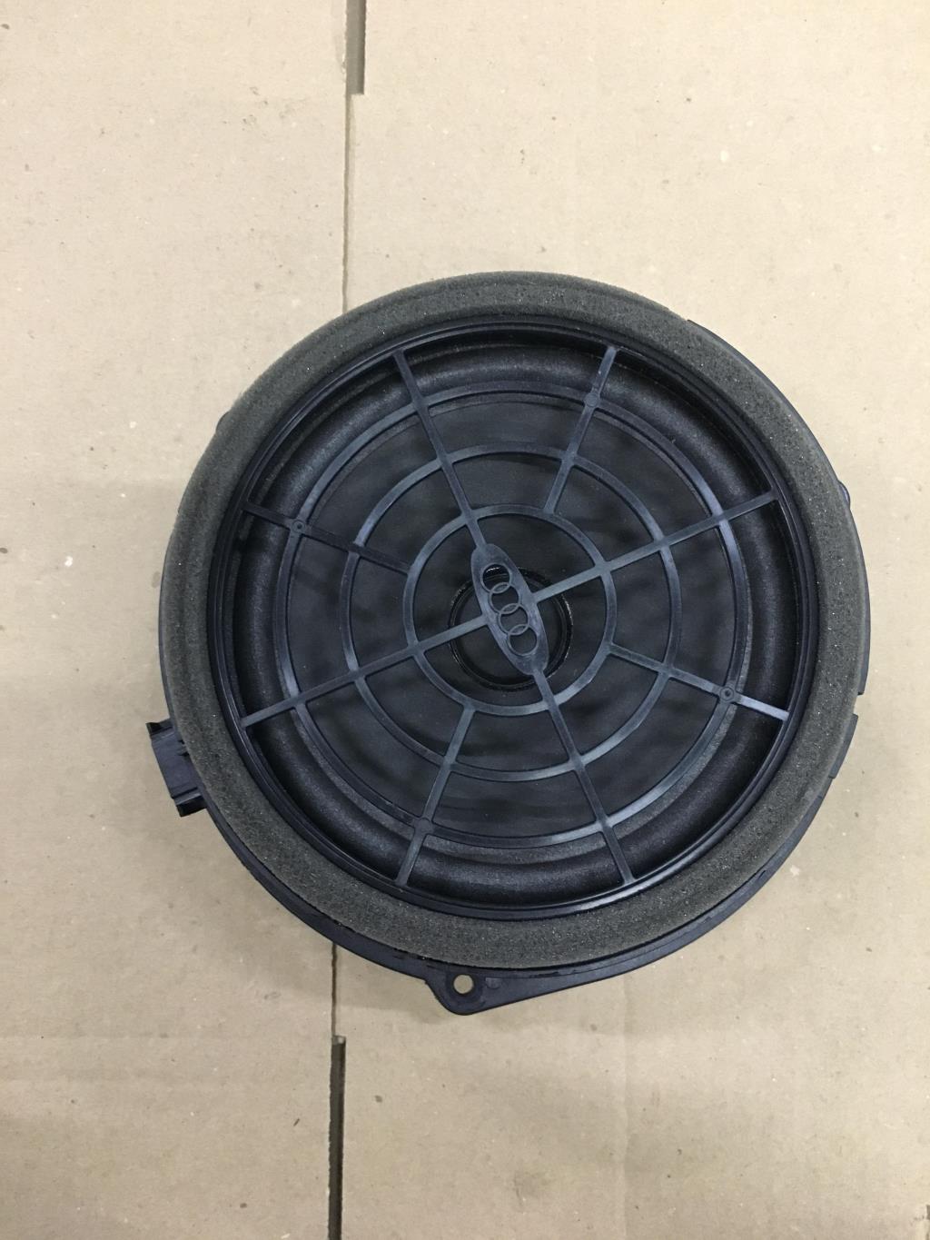 Audi Q5 (8R) 2009-2012 для Динамик