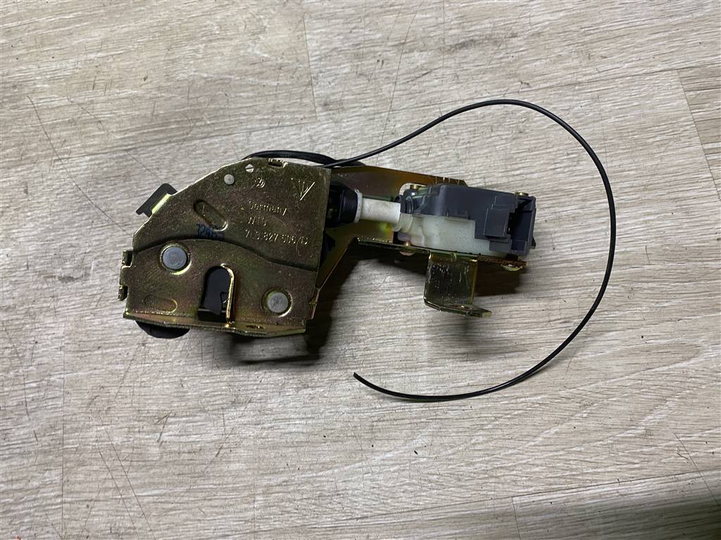 Volkswagen Touareg 7L 2002-2006 для замок стекла крышки багажника