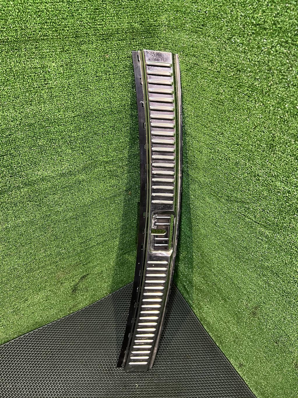 Porsche  Cayenne 958 2010-2014 для Накладка замка крышки багажника