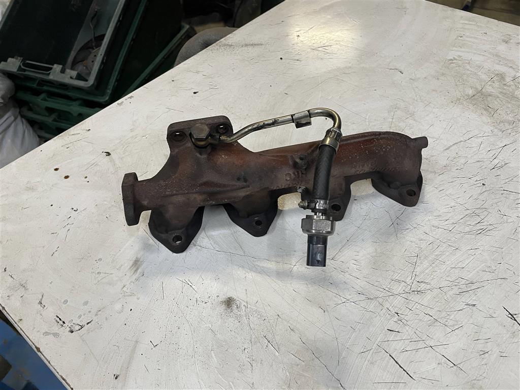 BMW 5-серия F10/F11 2009> для Коллектор выпускной