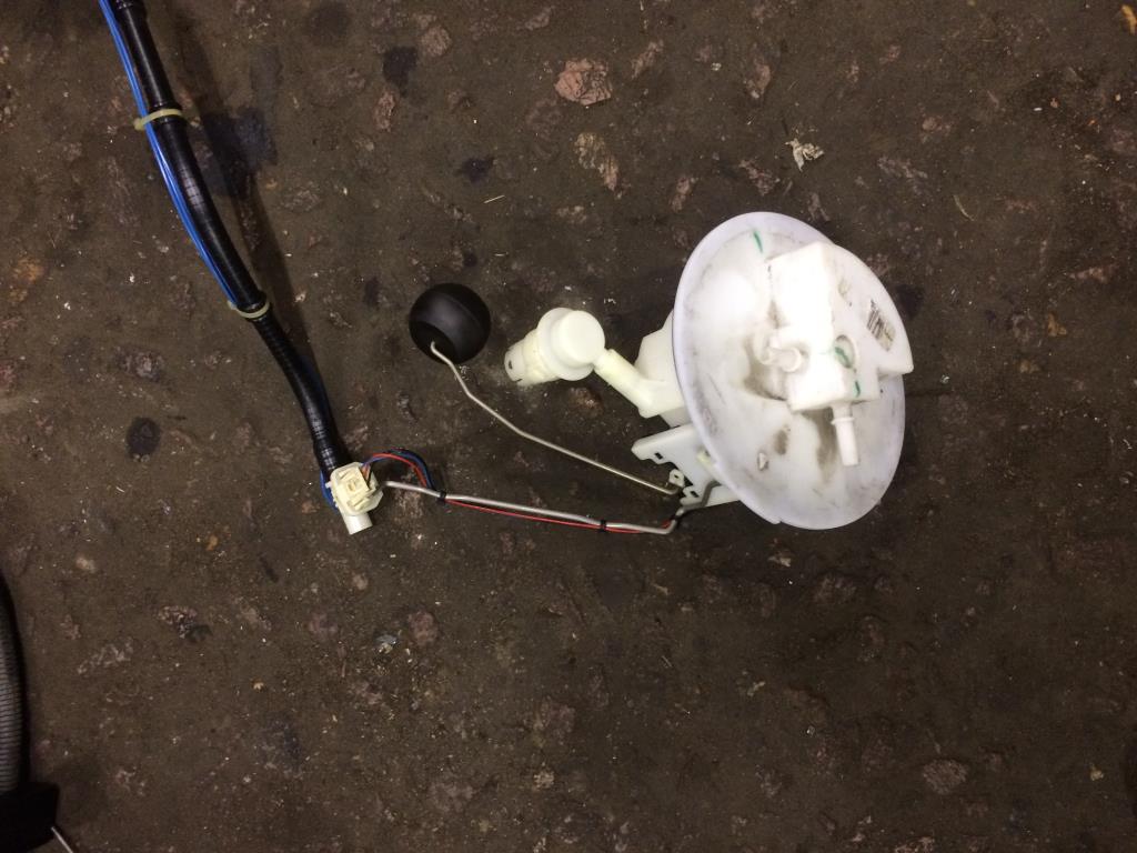 Audi A4 (B8) 2007-2012 для Датчик уровня топлива