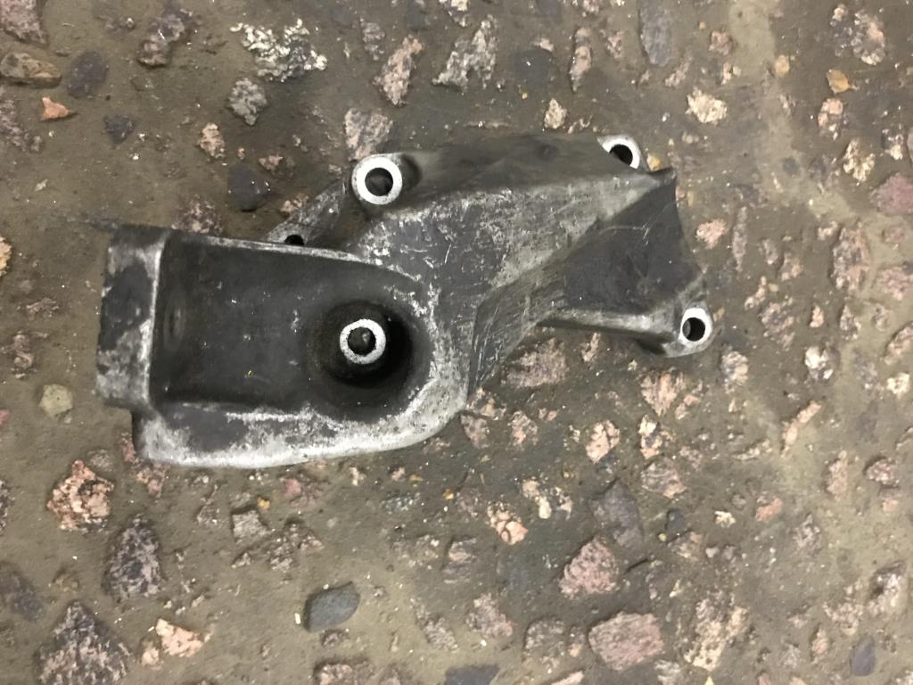 Audi A4 (B5) 1994-2000 для Опора двигателя левая